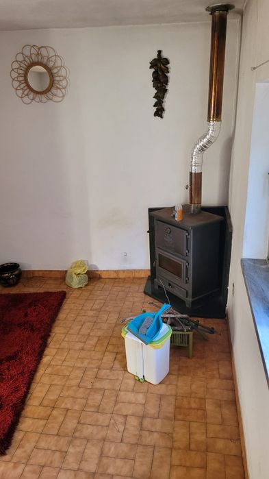 ALUGA-SE Moradia 500€ perto vila Góis 3 pisos  2 quartos  la