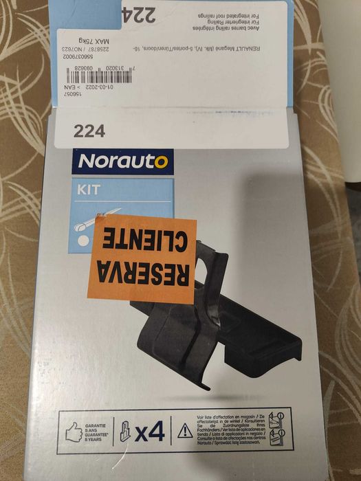 4 suportes de calhas embutidas NORAUTO 224, p/ barras longitudinais