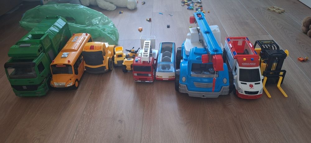Zestaw samochodów dla chłopca