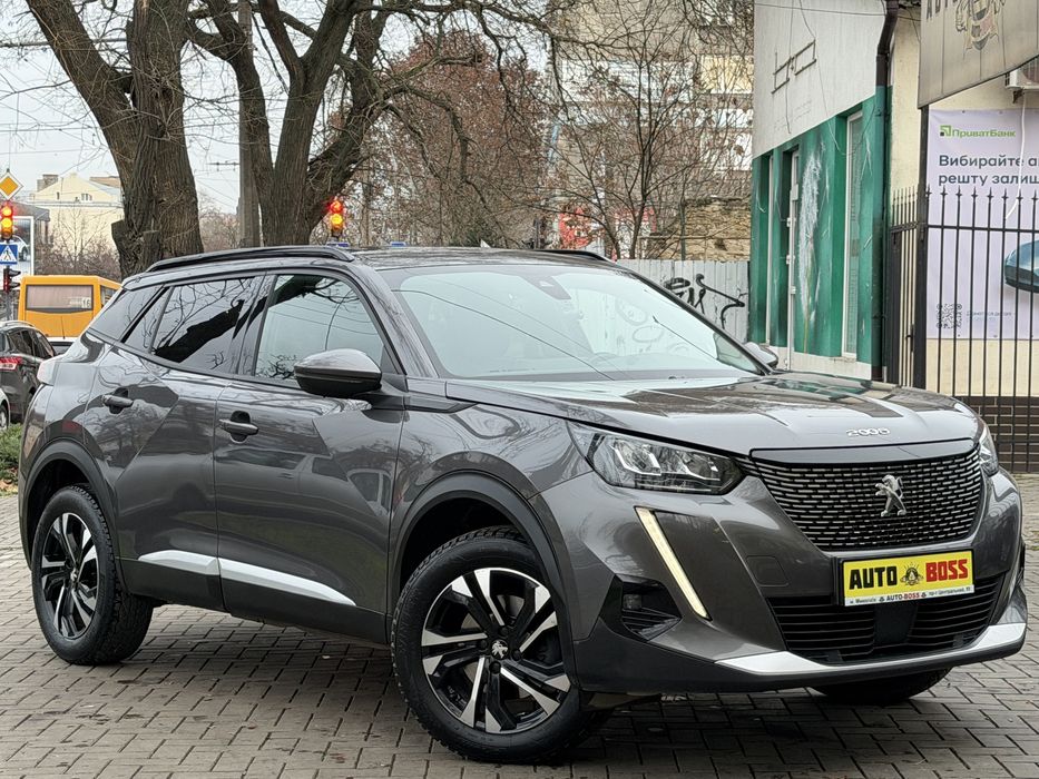 PEUGEOT 2008.               .
