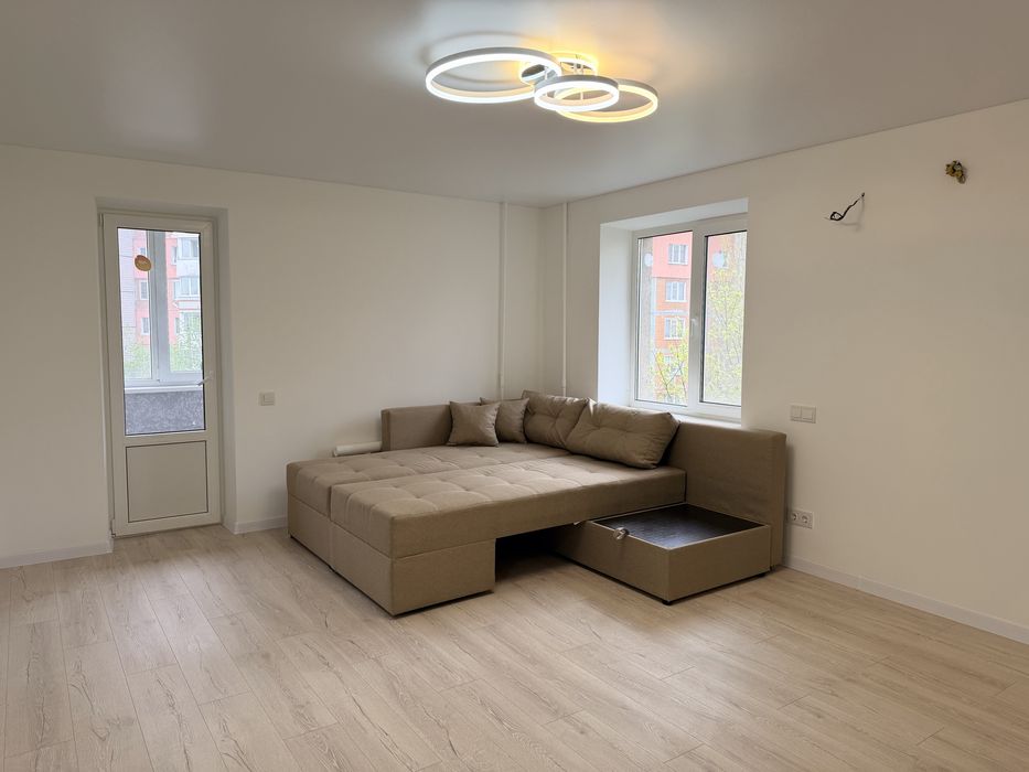 Квартира зі свіжим ремонтом Митниця