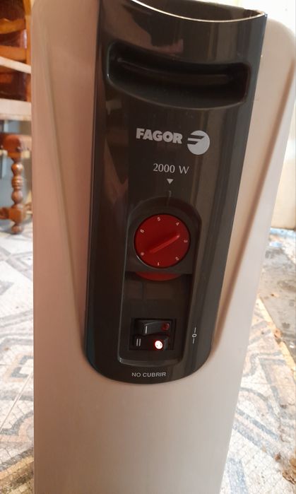 Aquecedor a óleo marca Fagor - usado