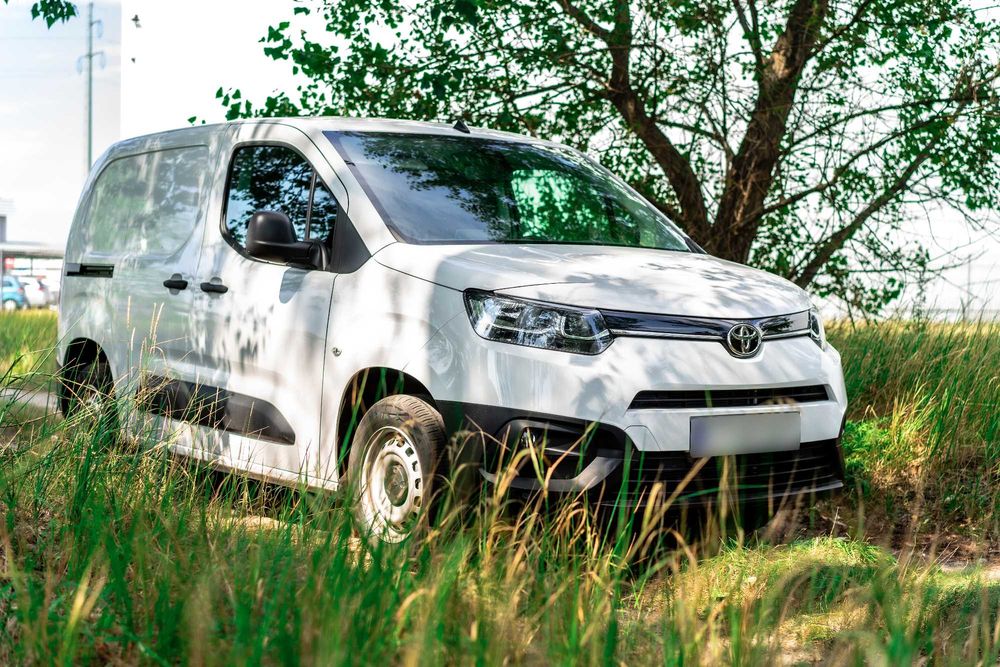 wynajem Volkswagen Caddy 2023, dostawczy 2 osobowy Toruń