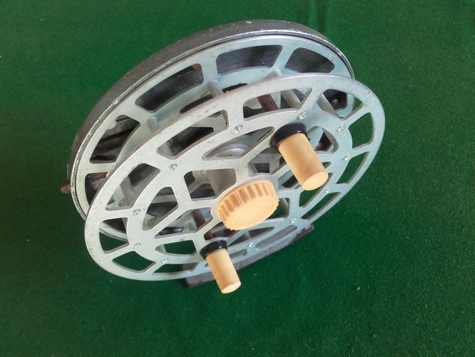 kołowrotek wędkarski antyk