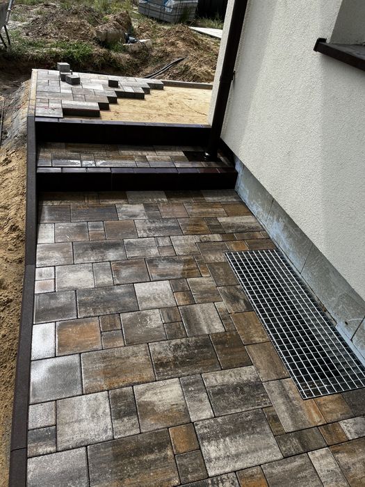 Układanie kostki brukowej