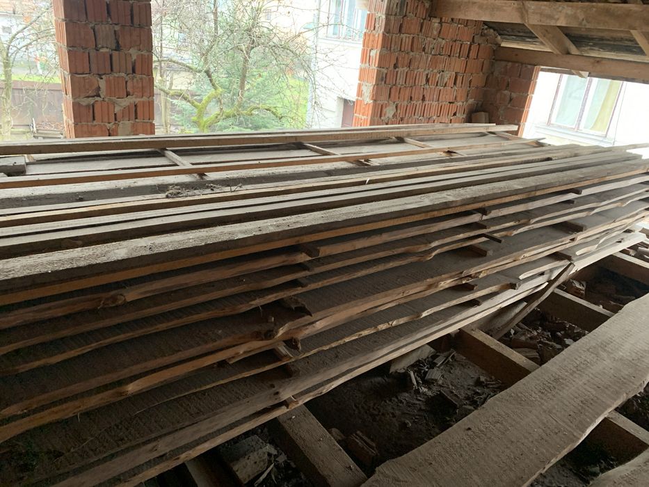 Продам суху необрізну дошку хвоя.