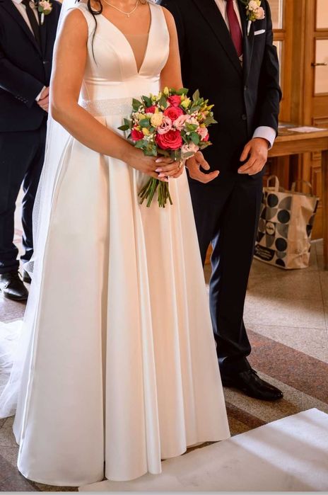 Suknia ślubna (2025)