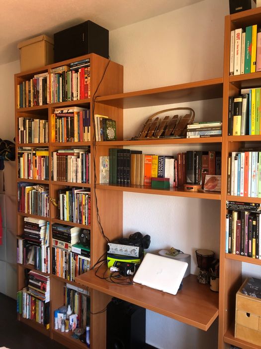 Estante biblioteca modular em madeira