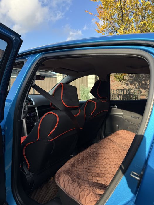 Продам Peugeot 207 2011года