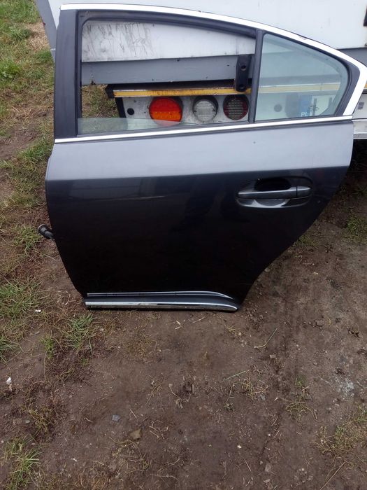 toyota AVENSIS T27 09- drzwi lewy tył sedan kolor 1g3 grafit używane