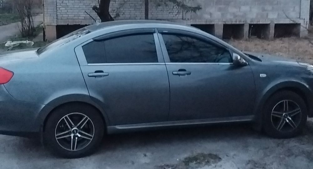 Продам  авто Cherry E5