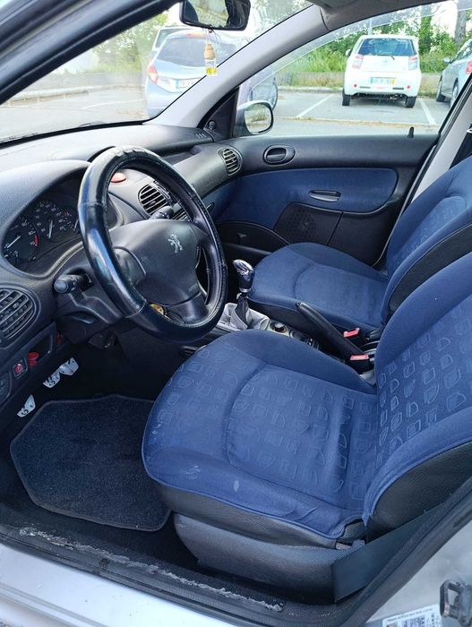 Peugeot 206 hatchback 1.1i