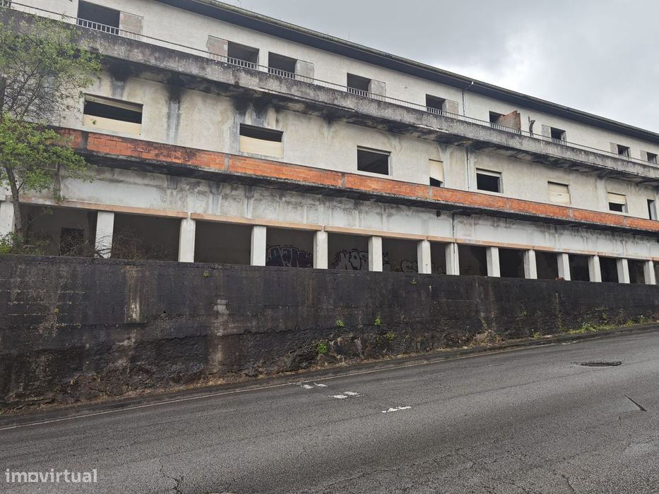 Edifício Inacabado com Enorme Potencial de Rentabilização