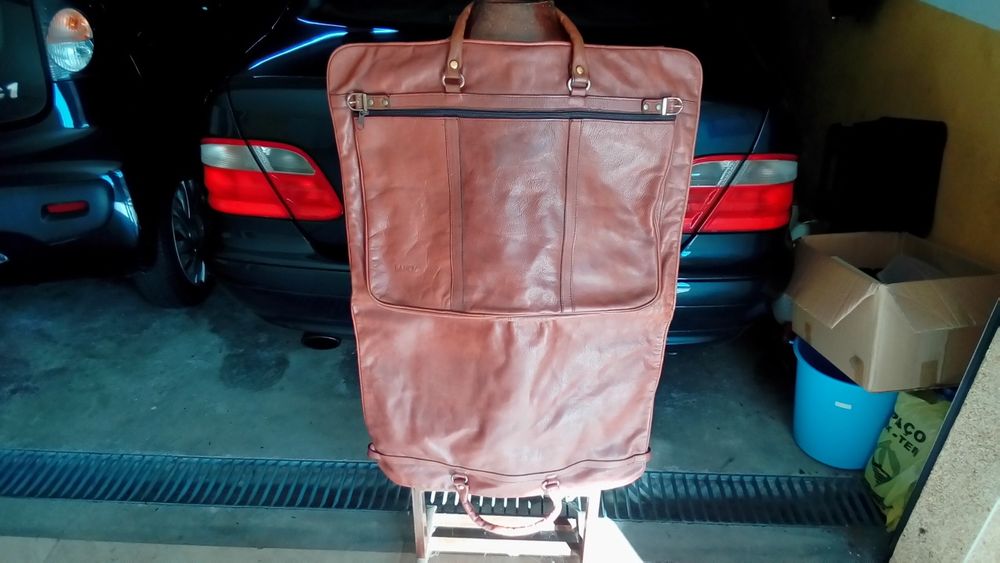 Porta Fatos em pele genuína