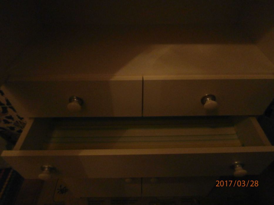 ARMÁRIO WC em bom estado