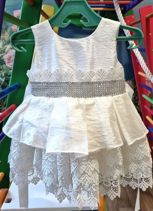 Нарядна біла сукня для дівчинки 1 рік 
Пишна спідниця, фатін, святкова