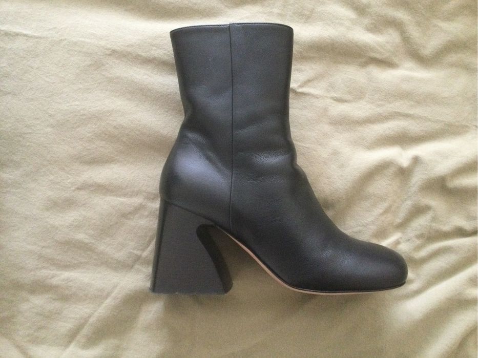 Продам ботинки