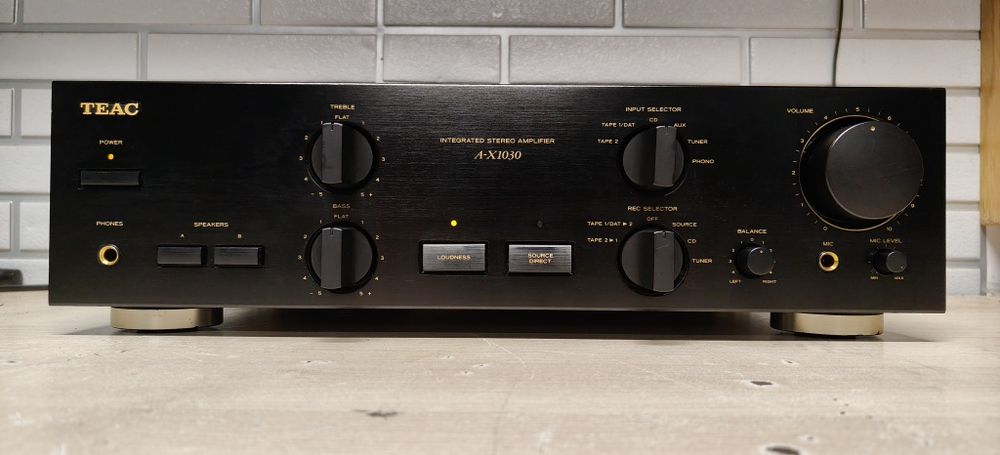 Wzmacniacz stereo TEAC X-A1030 Integra.