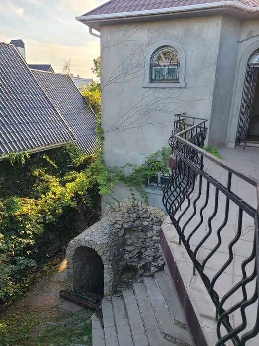 Продам добротний будинок в 100м від моря на селищі Котовського
