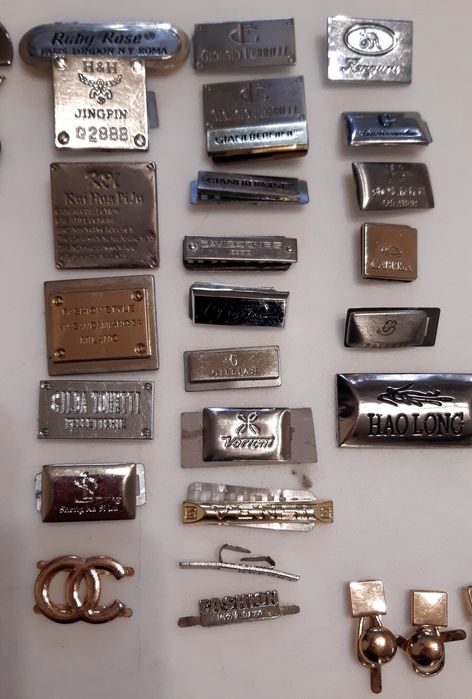 Пряжки металлические,  шильды