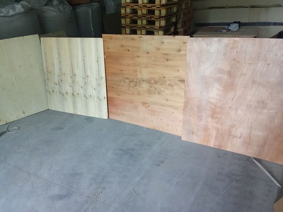 Фанера 2300 на 1100. Товщина від 0.4 до 1.5. йесть 1100 на 1100.