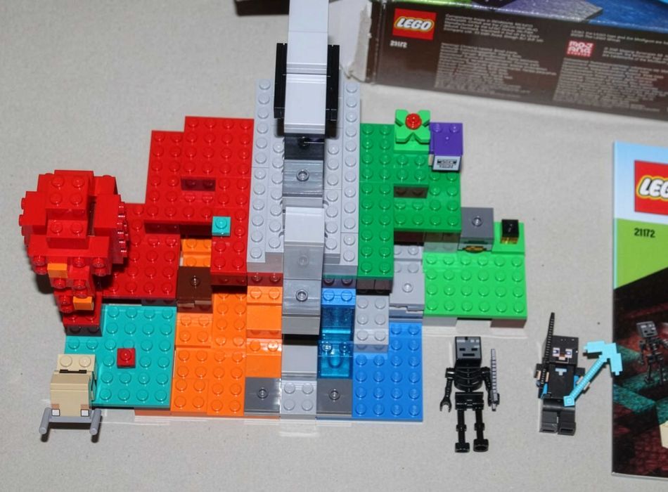 Lego Minecraft Zniszczony portal 21172
