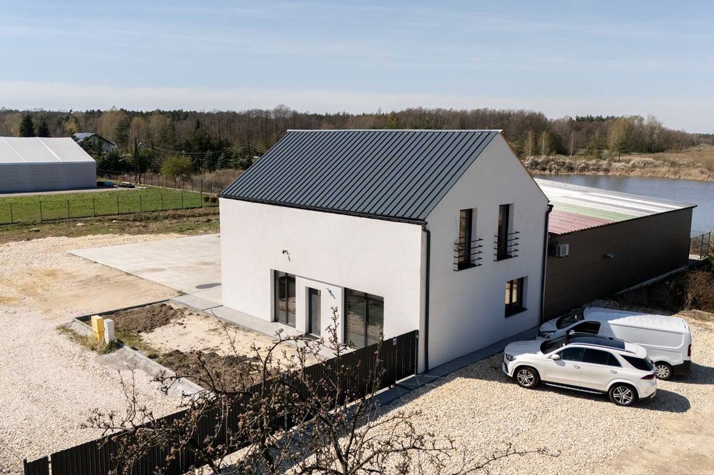 Biuro z mieszkaniem, magazyn, hala produkcyjna