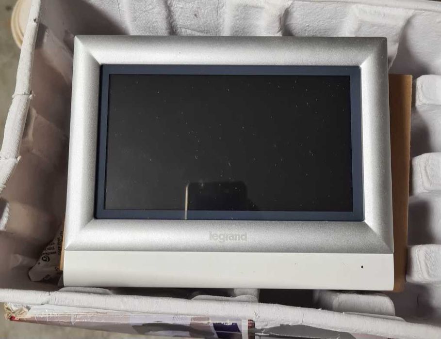 monitor legrand  silver  7'' touch 2F