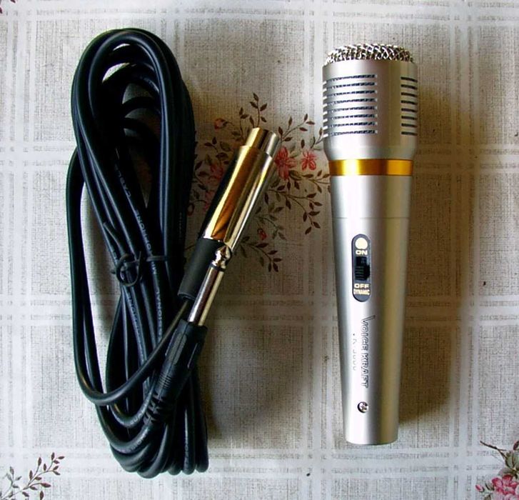 Mikrofon dynamiczny z kablem,karaoke.