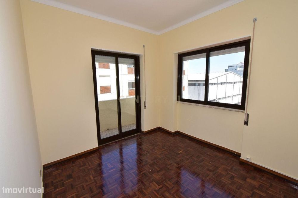 Apartamento T3 arrendado - para Investimento– Localização Central e Ót