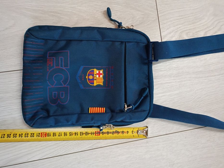 Sprzedam saszetkę na ramię dla fana FC  Barcelona