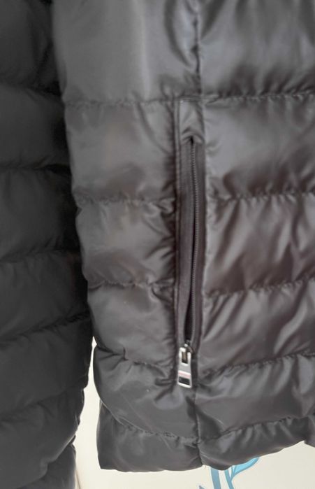 Czarna kurtka pikowana z kapturem - Tommy Hilfiger