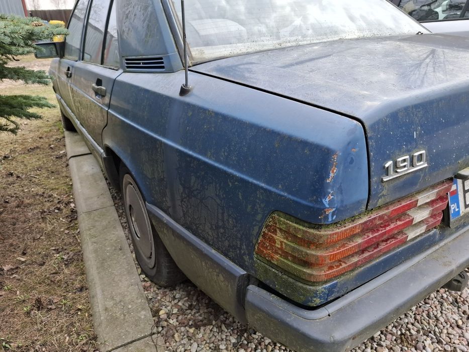 Sprzedam Mercedesa 190 2.0 benzyna 1989r