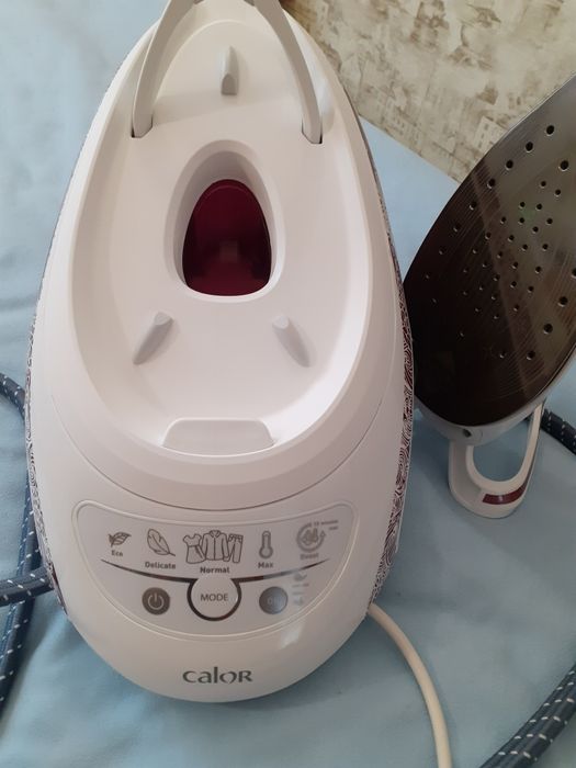 Утюг с парогенератором Calor GV9560.