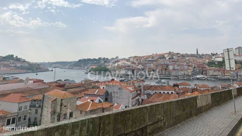 T0 Junto ao Rio Douro c/Licença AL & Estação General de Torres