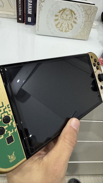Nintendo Switch Oled limitada + Extras