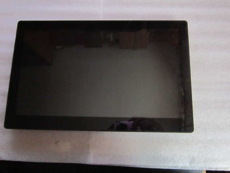Tablet 15,6" iDisplay UIT415B-C11 i C9 Dostępne 2 szt Nie włączają się