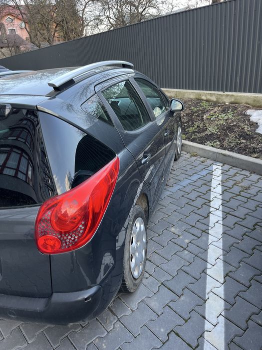 Продається гарний атомобіль, компактний та зручний))