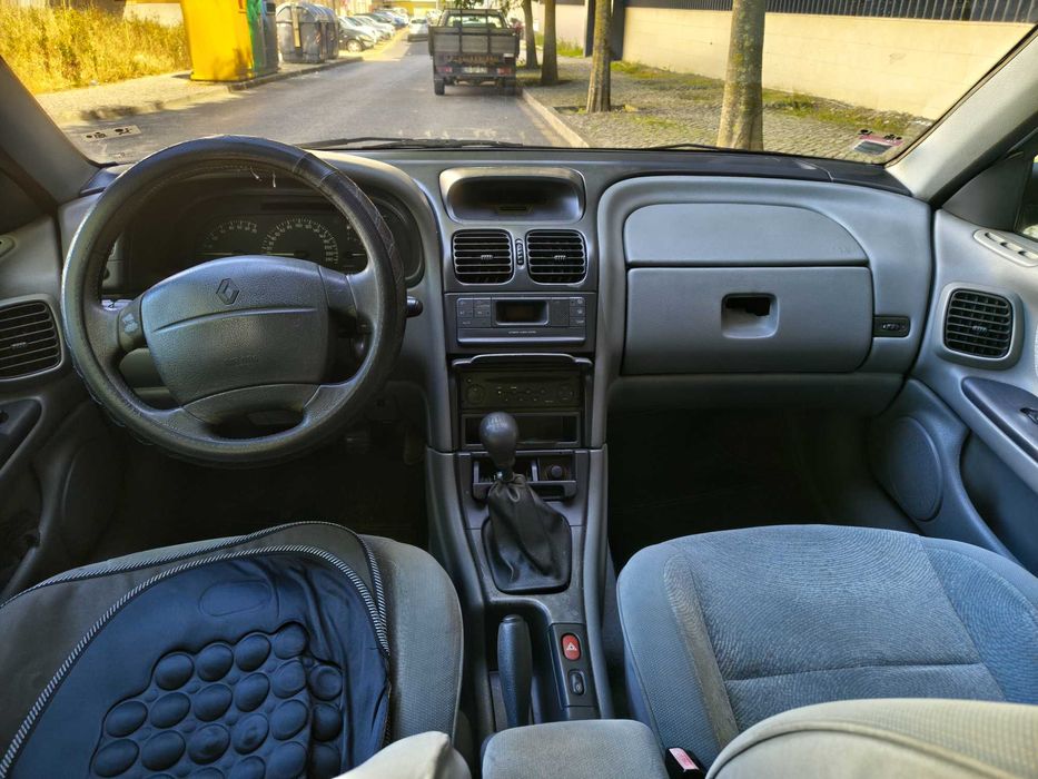 Renault laguna 1.6 gasolina