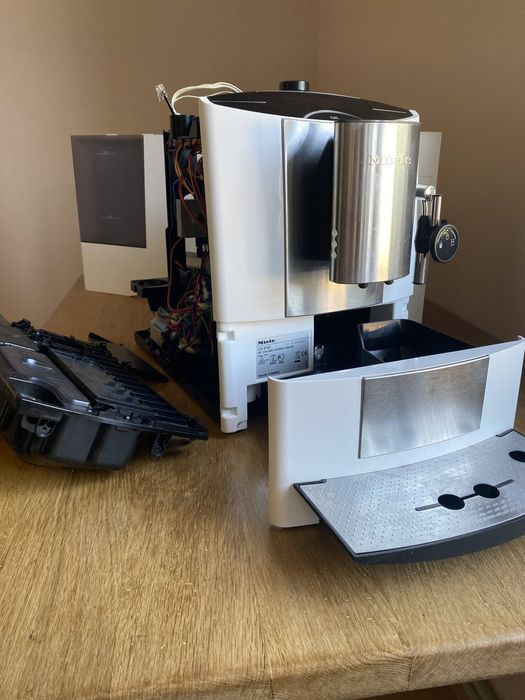 Кавомашина Miele CM 5100 на запчастини