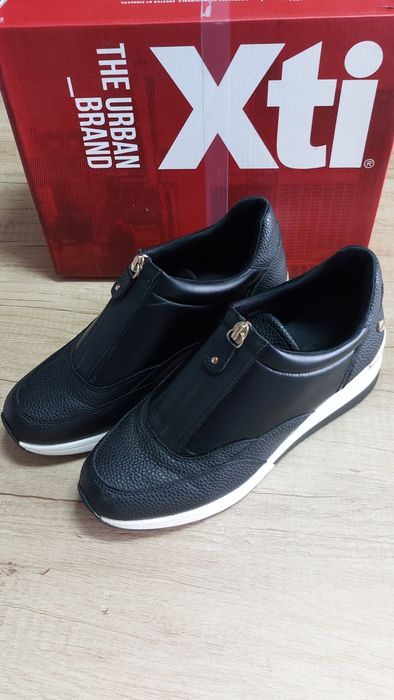 Sapatos N.39  Txi