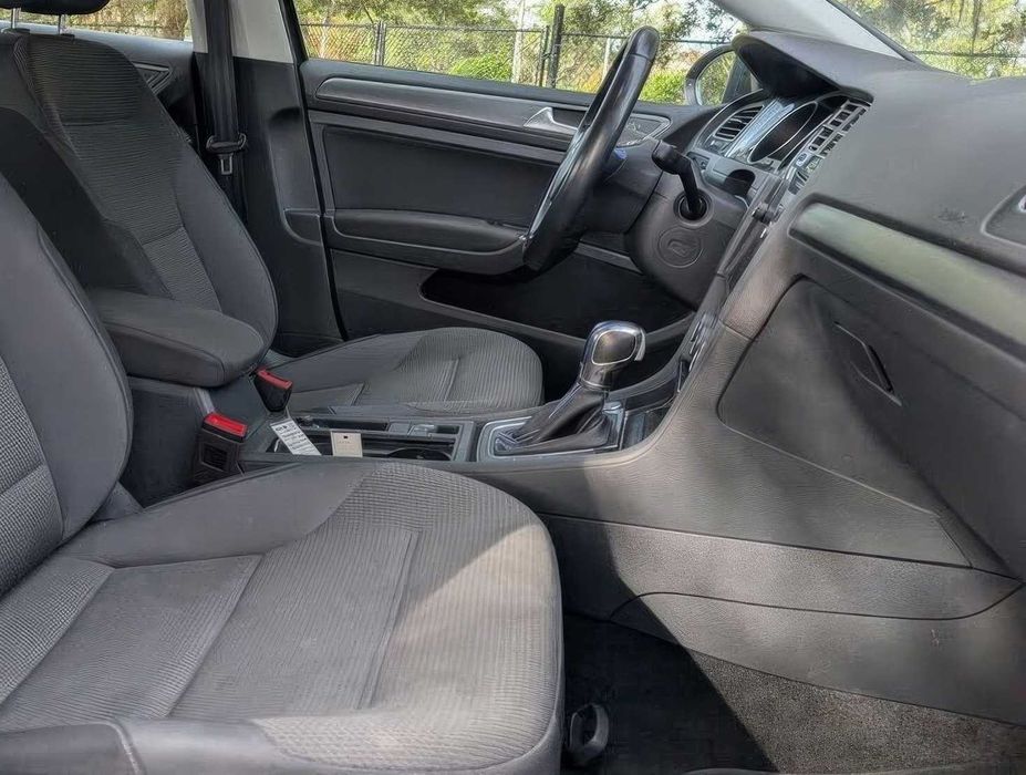 Volkswagen e-Golf SE      2019