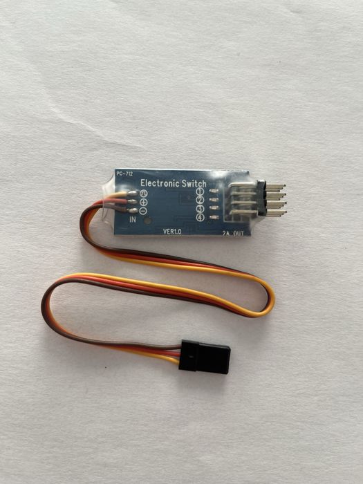 Cztero kanaliwy elektroniczny przelacznik kanalow rc