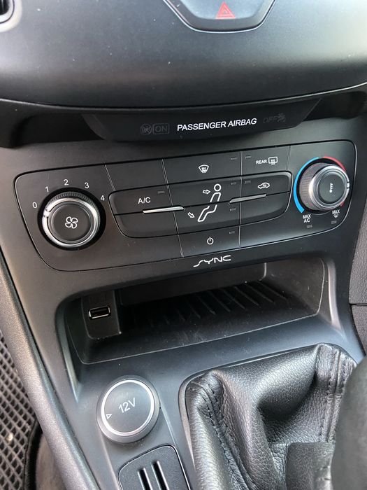 Ford Focus 2015 VIN 1FADP3E20FL265460 фото оголошення 9 з 23
