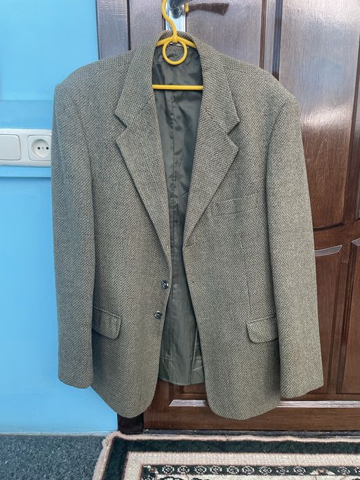 Продам пиджаки р 48- 52 , Одесса полщадь Толбухина.