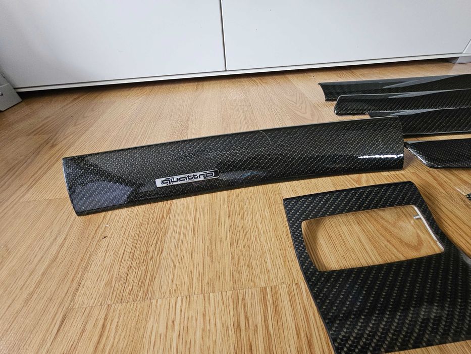 Dekory listwy drzwi deski tunelu konsoli Carbon Audi S6 C5 manual