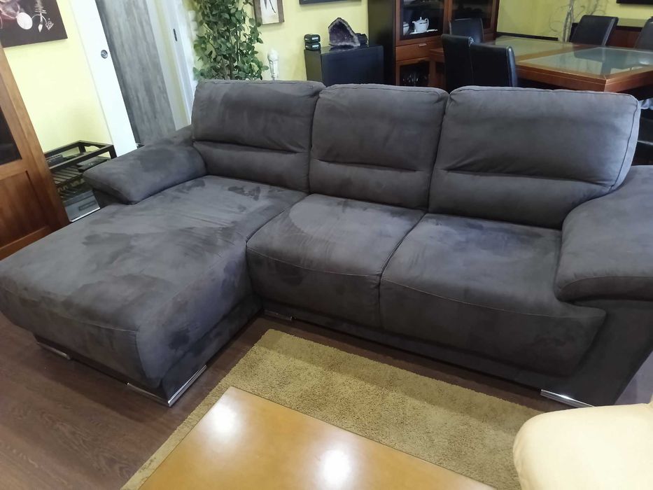 Sofá com chaise long