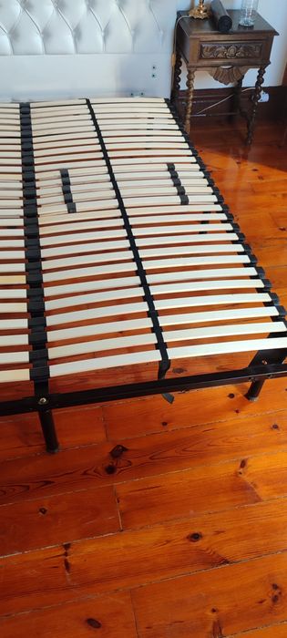 Estrado de cama de casal e colchão