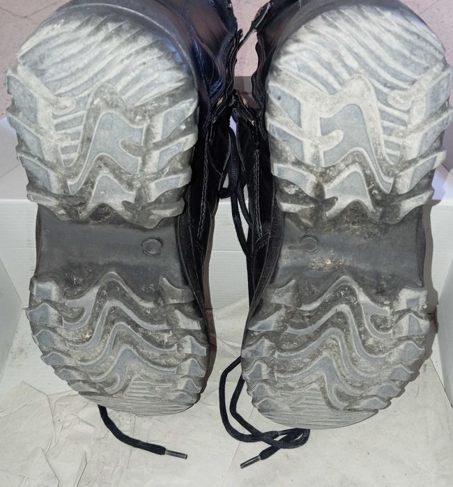 Botas 41 em pele - Nacional