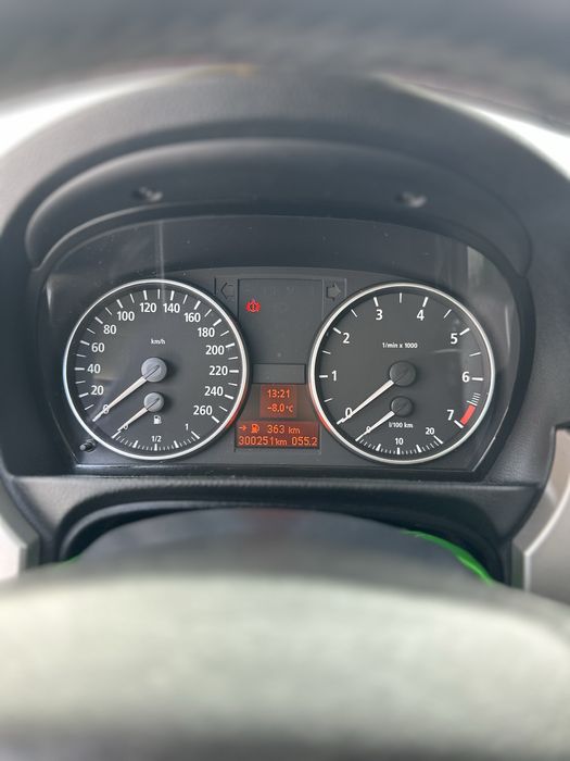 BMW e90 2.0 бенз 2005 року